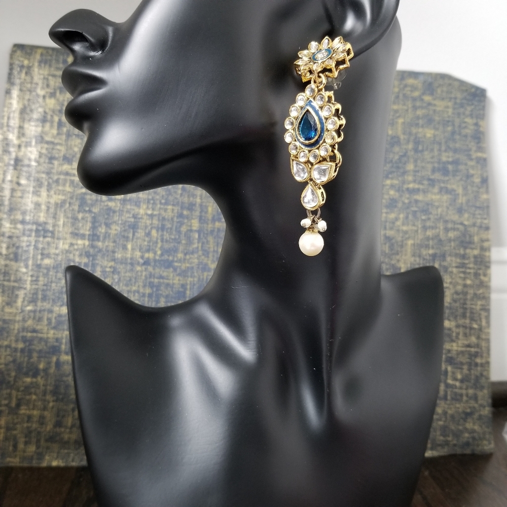 Indian Earrings with Kundan, Stone and Pearl work - Picture 3 of 8